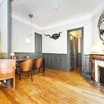 Large & Bright Apartment, Paris, Montmartre-opera, Picturesque Rue Des Martyrs 호텔