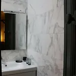 Large & Bright Apartment, Paris, Montmartre-opera, Picturesque Rue Des Martyrs