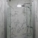호텔 Large & Bright Apartment, Paris, Montmartre-opera, Picturesque Rue Des Martyrs *