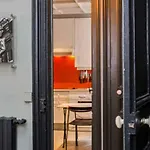 Large & Bright Apartment, Paris, Montmartre-opera, Picturesque Rue Des Martyrs 호텔 파리