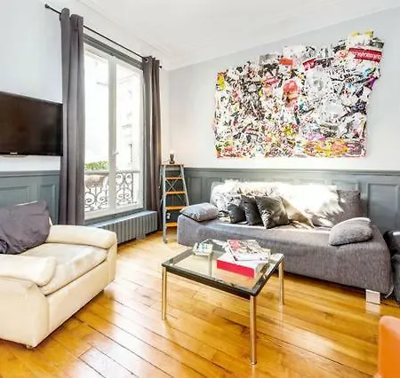 호텔 Large & Bright Apartment, Paris, Montmartre-opera, Picturesque Rue Des Martyrs 파리