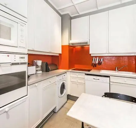 Large & Bright Apartment, Paris, Montmartre-opera, Picturesque Rue Des Martyrs Hotell *