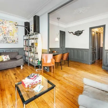 Large & Bright Apartment, Paris, Montmartre-opera, Picturesque Rue Des Martyrs Hotell