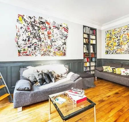 Large & Bright Apartment, Paris, Montmartre-opera, Picturesque Rue Des Martyrs Hotell